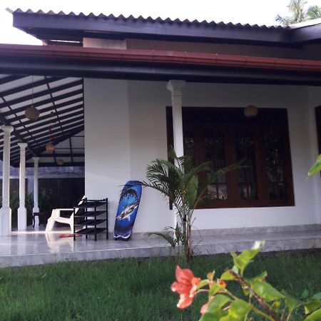 Mango Villa Hikkaduwa Buitenkant foto