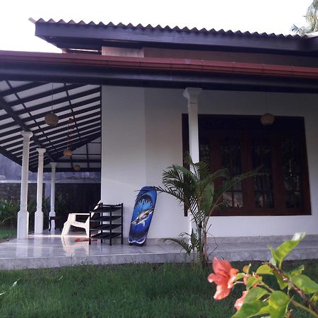 Mango Villa Hikkaduwa Buitenkant foto