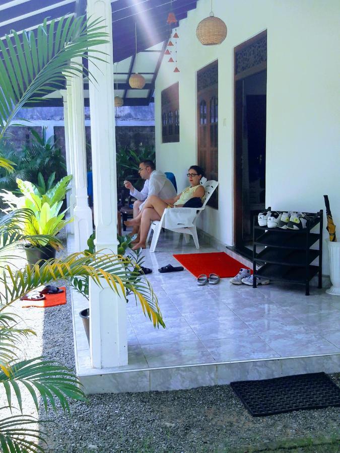 Mango Villa Hikkaduwa Buitenkant foto