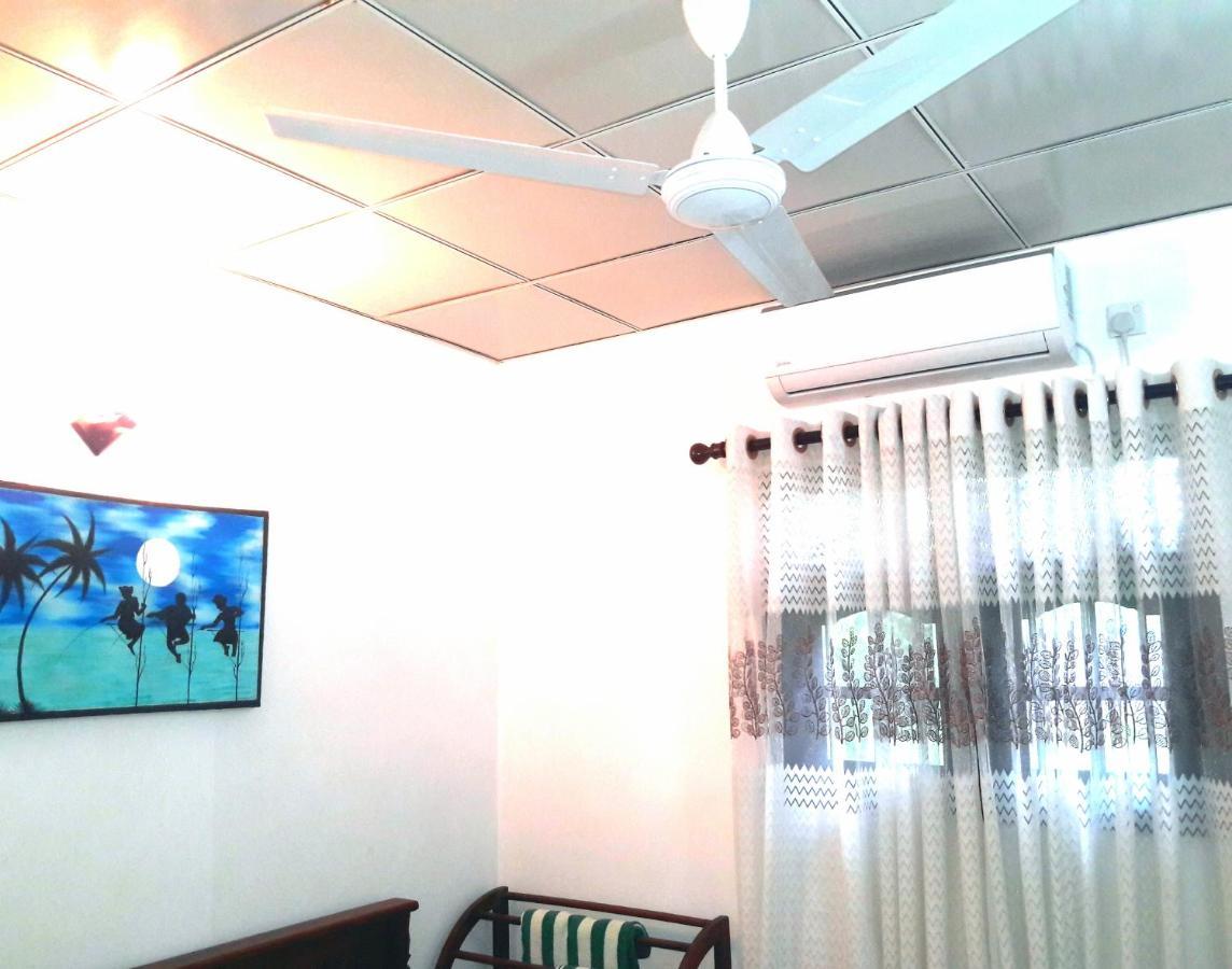 Mango Villa Hikkaduwa Buitenkant foto