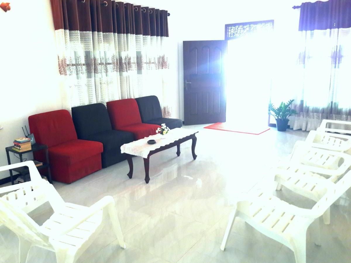 Mango Villa Hikkaduwa Buitenkant foto