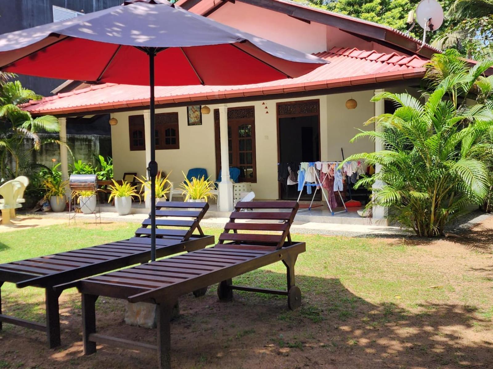 Mango Villa Hikkaduwa Buitenkant foto