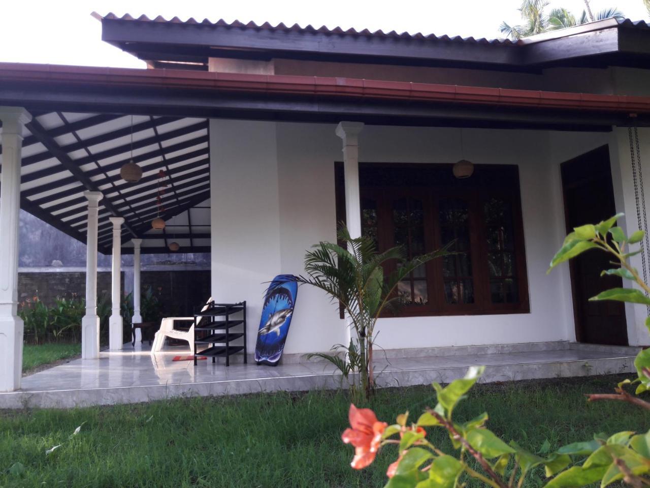 Mango Villa Hikkaduwa Buitenkant foto