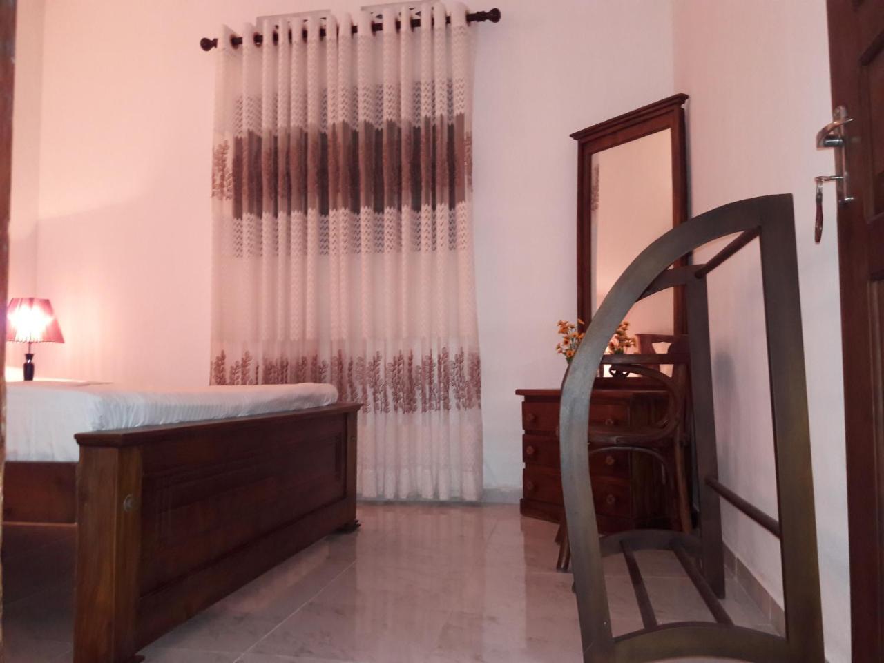 Mango Villa Hikkaduwa Buitenkant foto
