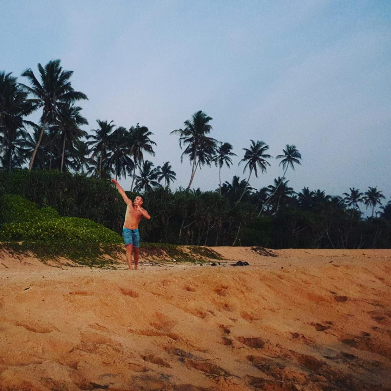 Mango Villa Hikkaduwa Buitenkant foto