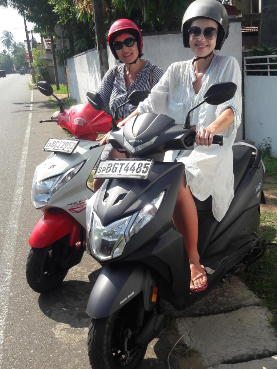 Mango Villa Hikkaduwa Buitenkant foto