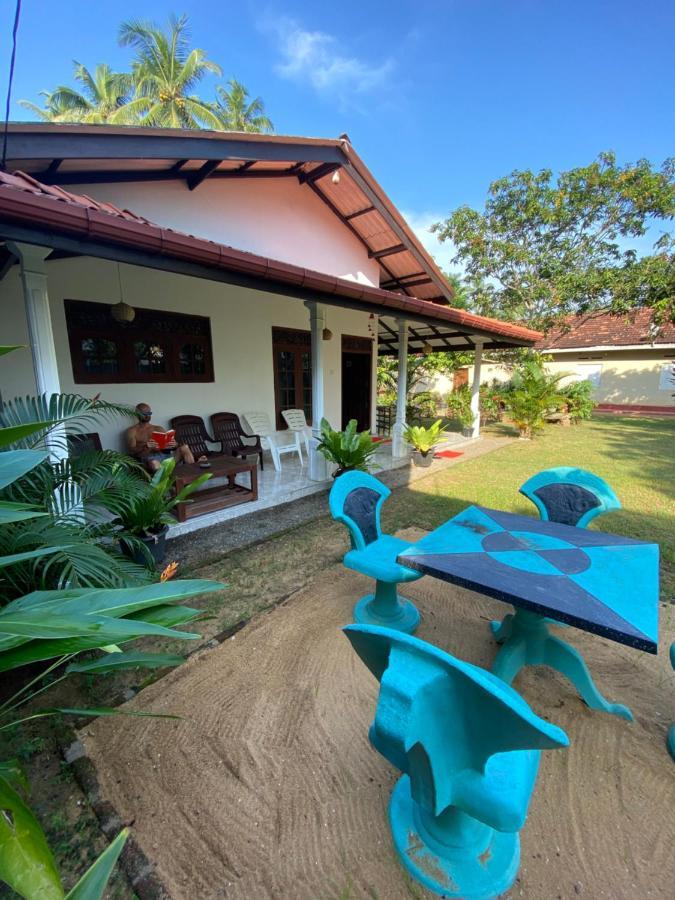 Mango Villa Hikkaduwa Buitenkant foto