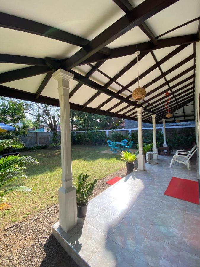 Mango Villa Hikkaduwa Buitenkant foto
