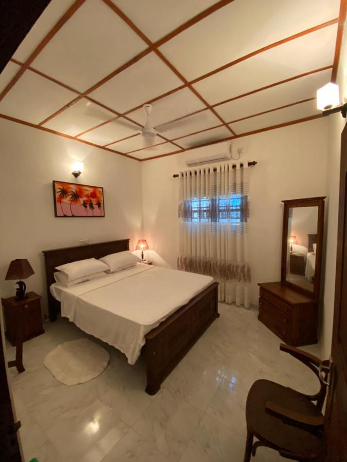 Mango Villa Hikkaduwa Buitenkant foto