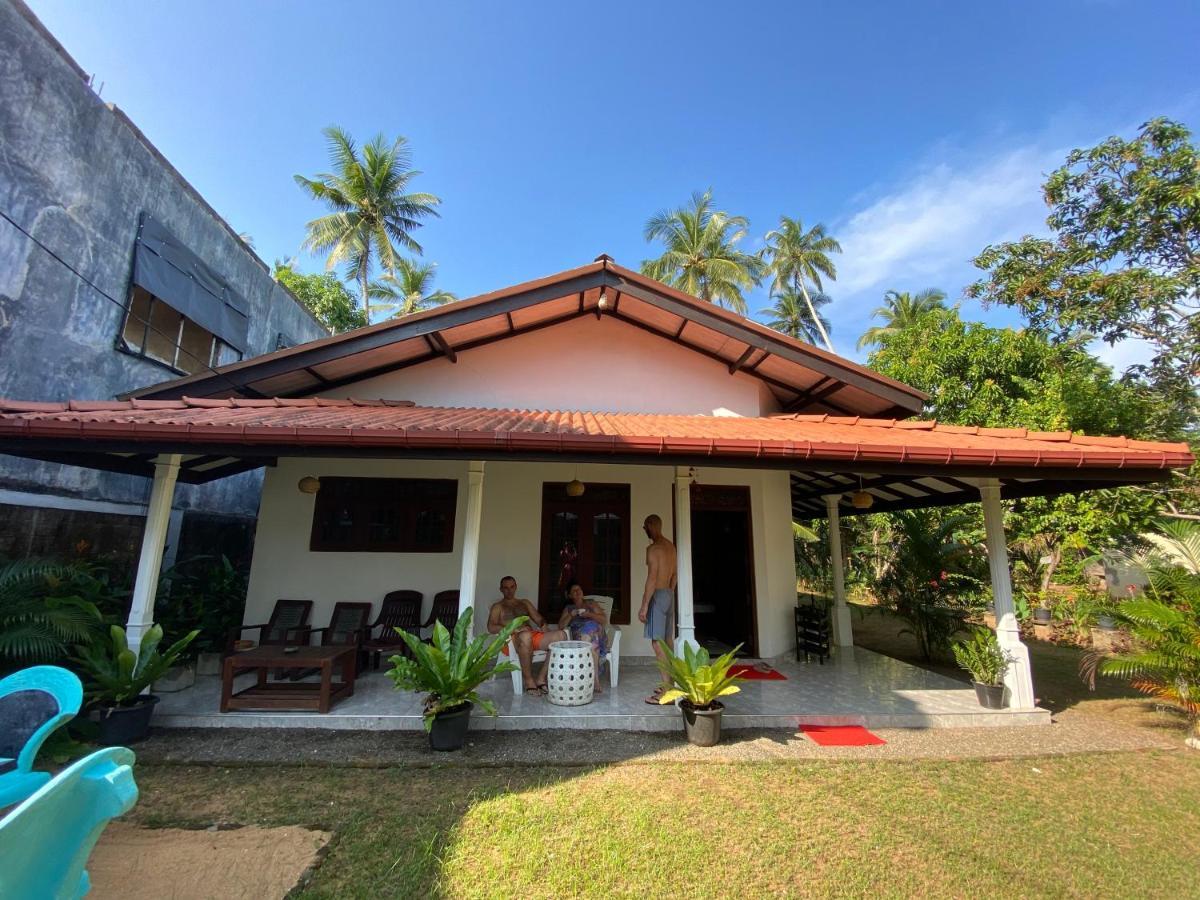 Mango Villa Hikkaduwa Buitenkant foto