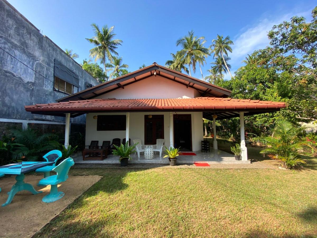 Mango Villa Hikkaduwa Buitenkant foto